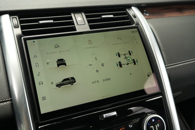 Used 2024 Land Rover Discovery Dynamic SE AWD/4WD image 45