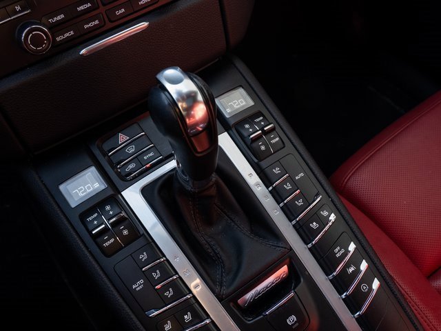 Certified 2018 Porsche Macan image 26