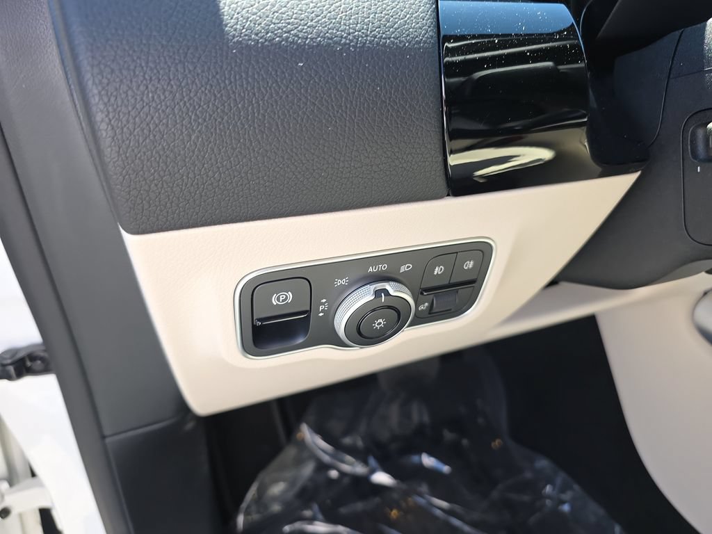 Used 2025 Mercedes-Benz GLA 250 4MATIC image 23