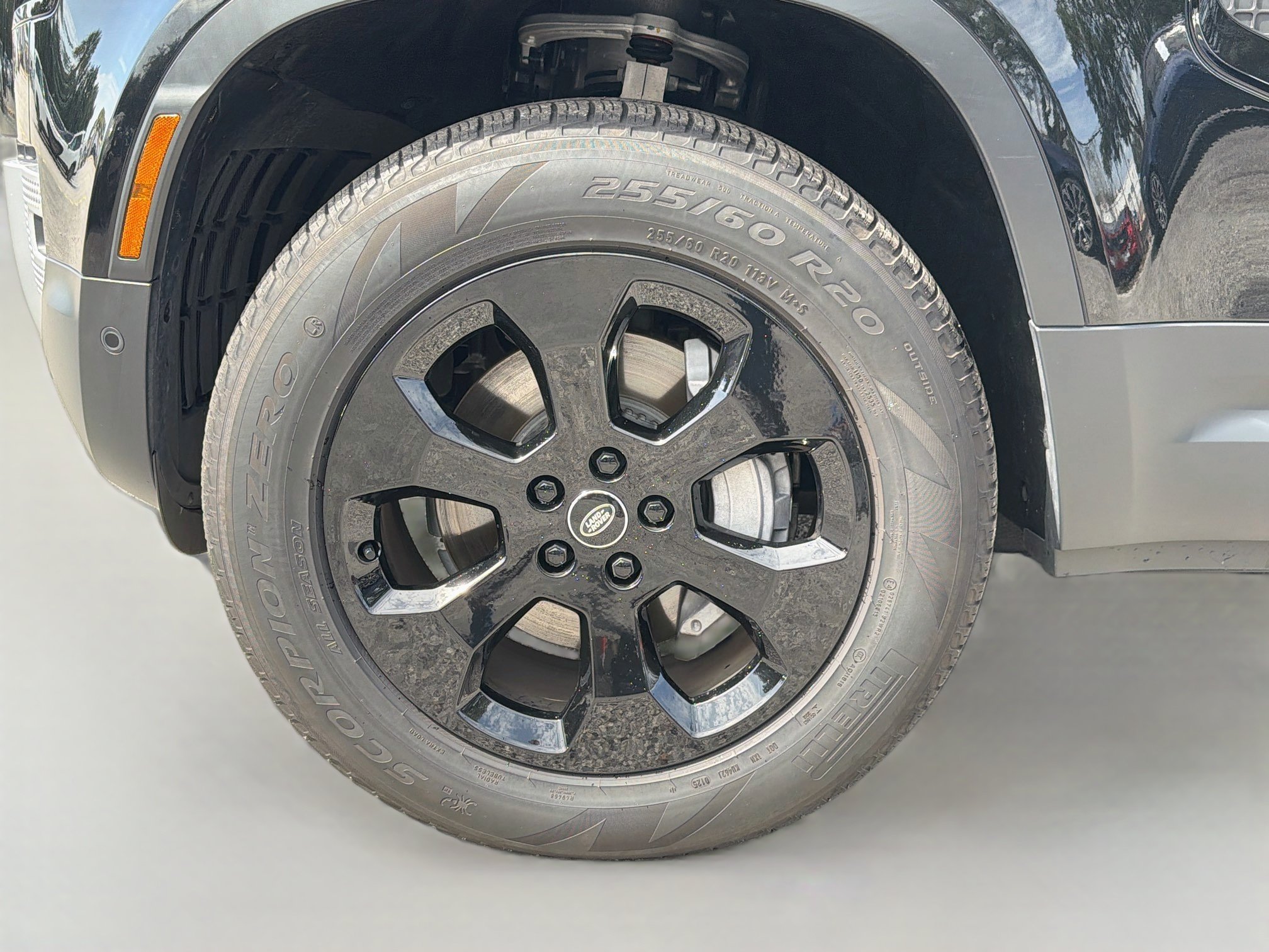 Used 2025 Land Rover Defender 110 S AWD/4WD image 43