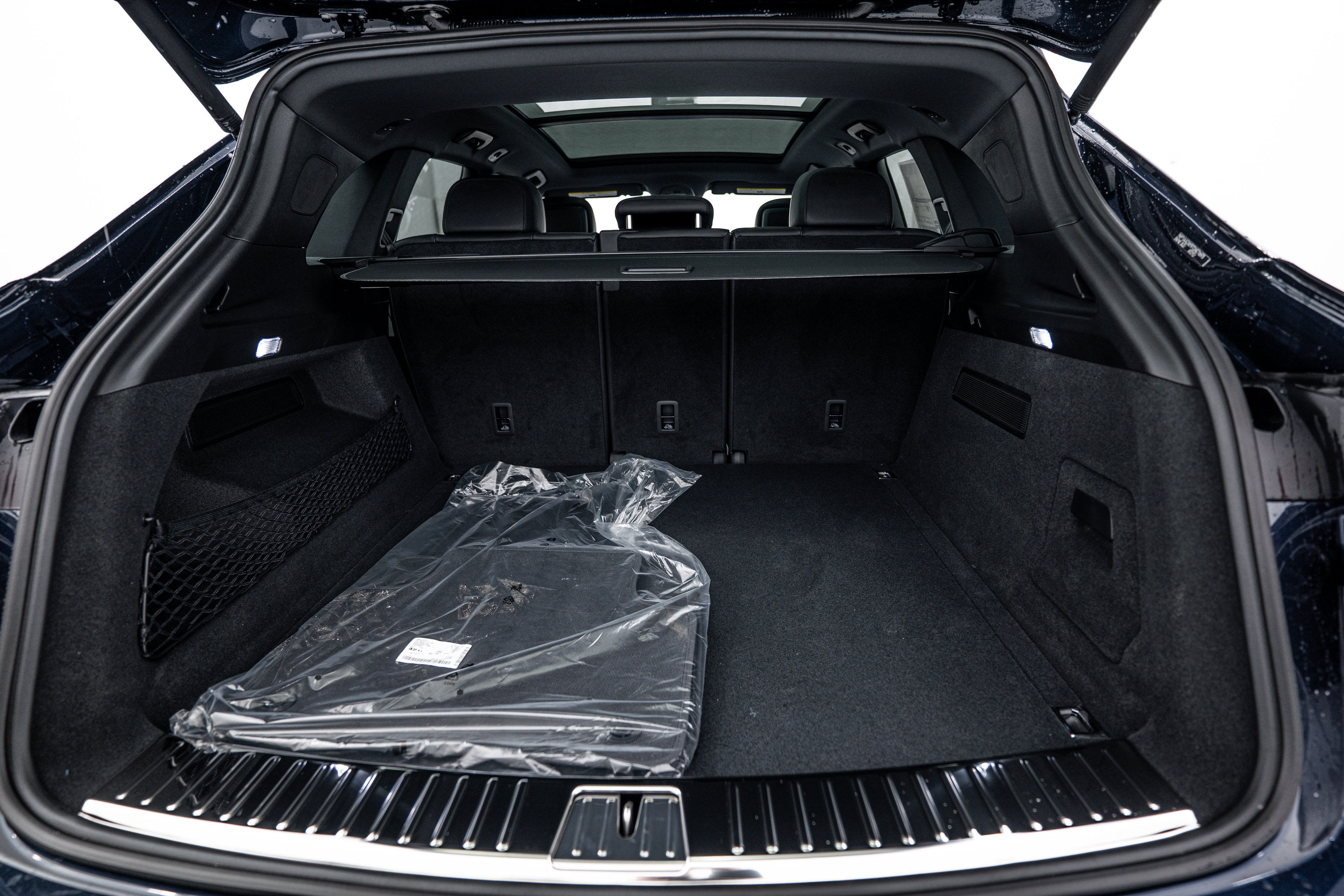 Certified 2026 Porsche Cayenne AWD/4WD image 25