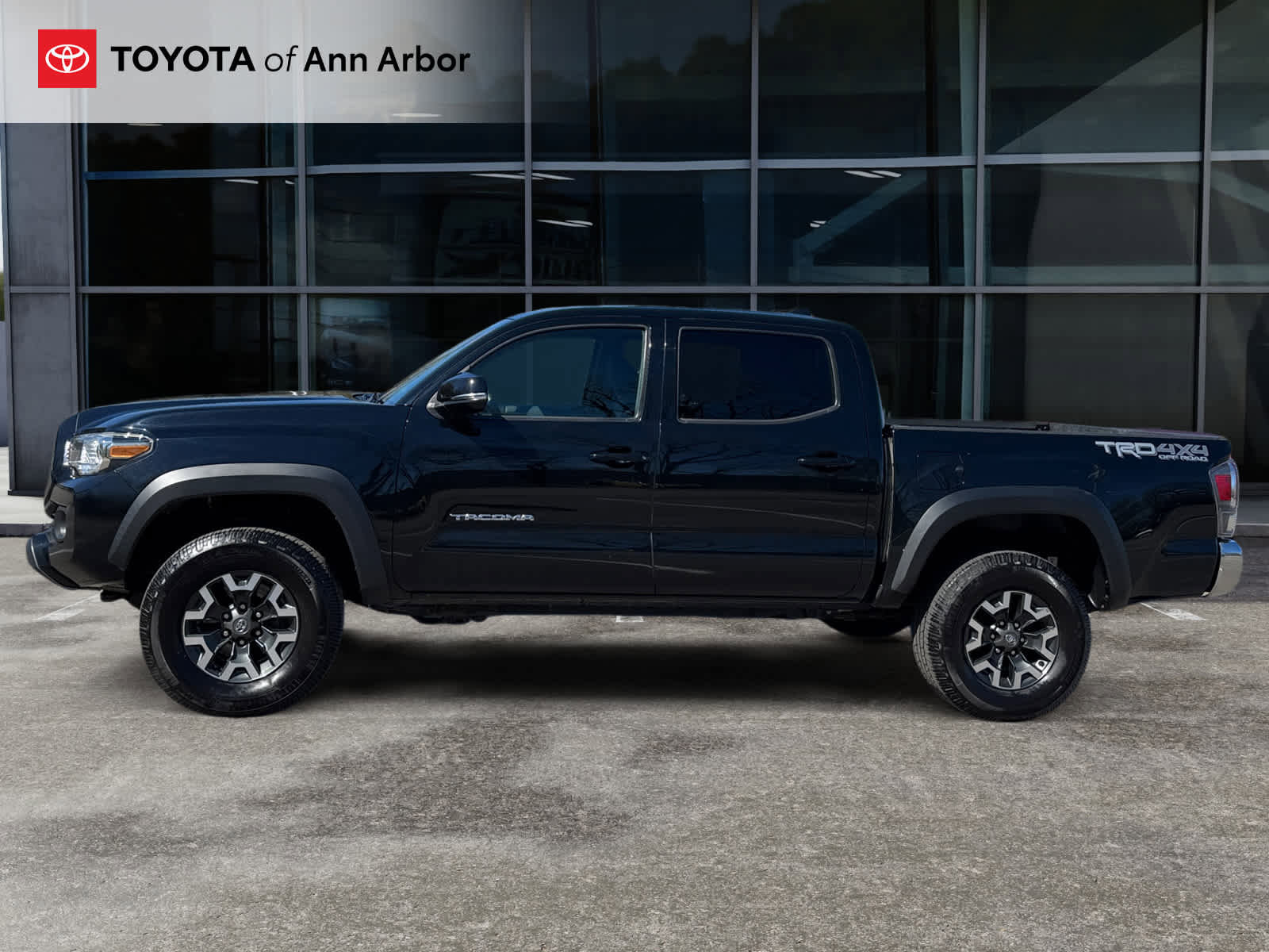 Used 2022 Toyota Tacoma TRD Off-Road AWD/4WD image 8