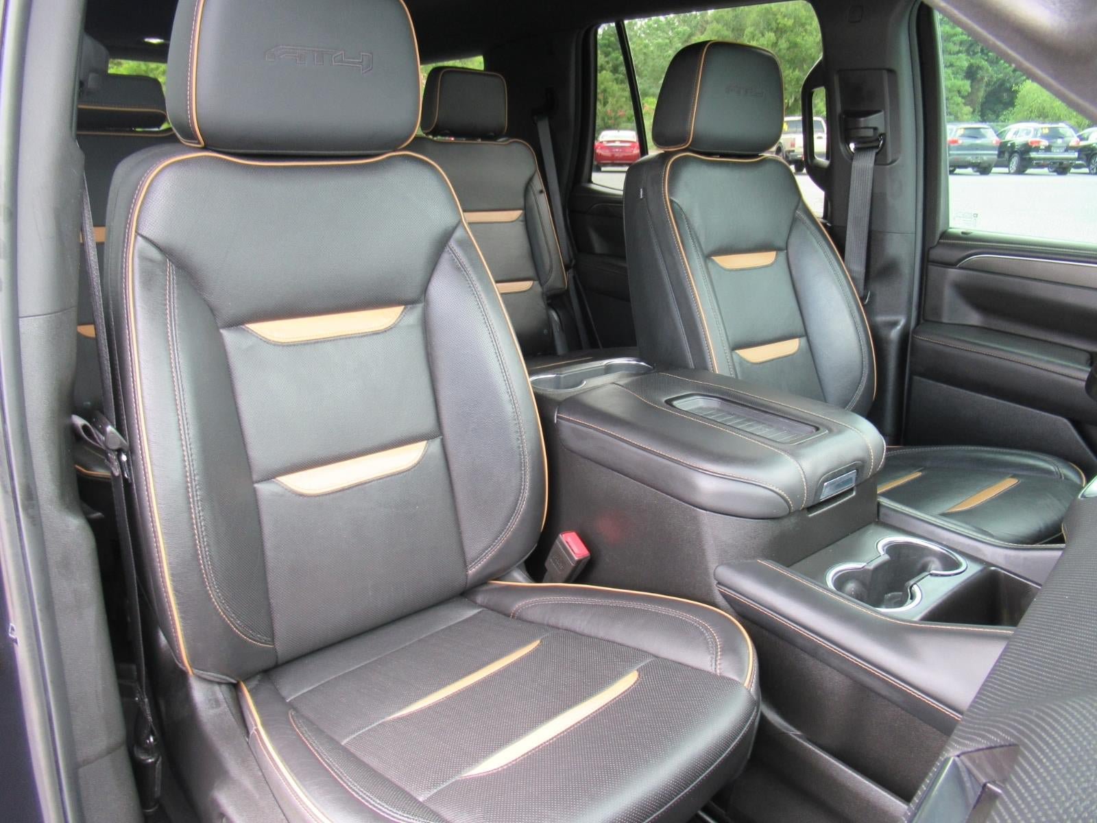 Used 2024 GMC Yukon AT4 w/ Technology Package AWD/4WD image 9