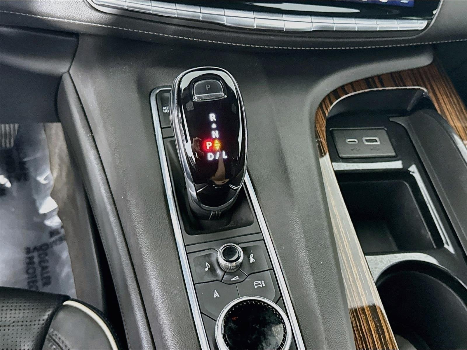 Used 2023 Cadillac Escalade Premium Luxury RWD image 20
