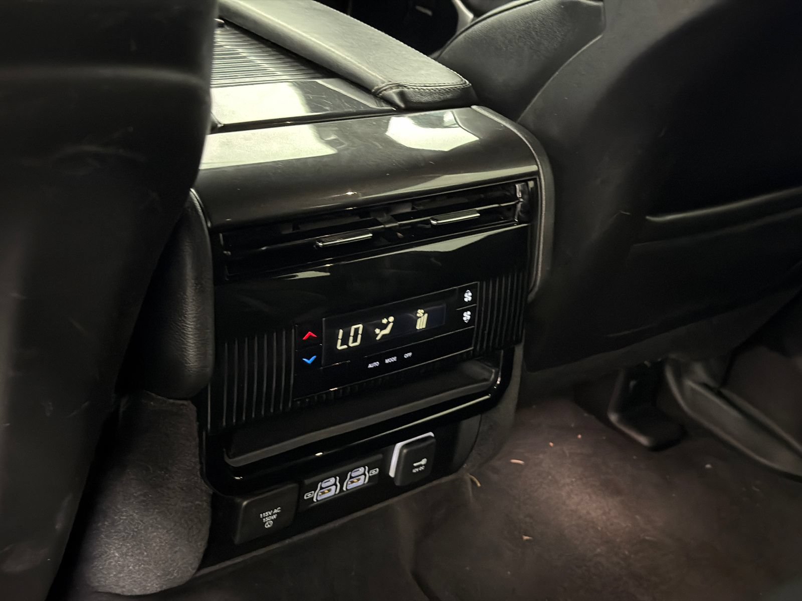 Used 2022 Jeep Wagoneer Series I RWD image 23