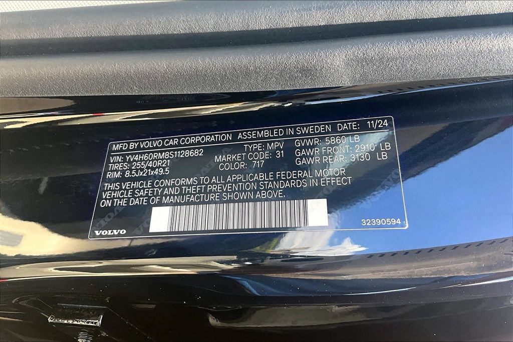 Used 2025 Volvo XC60 T8 Ultra w/ Protection Package Premier AWD/4WD image 45