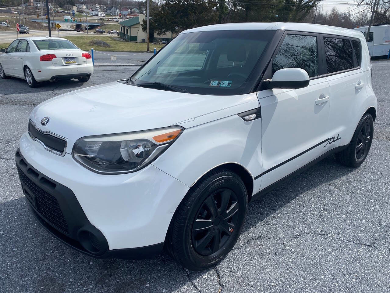 Used 2014 Kia Soul FWD image 2