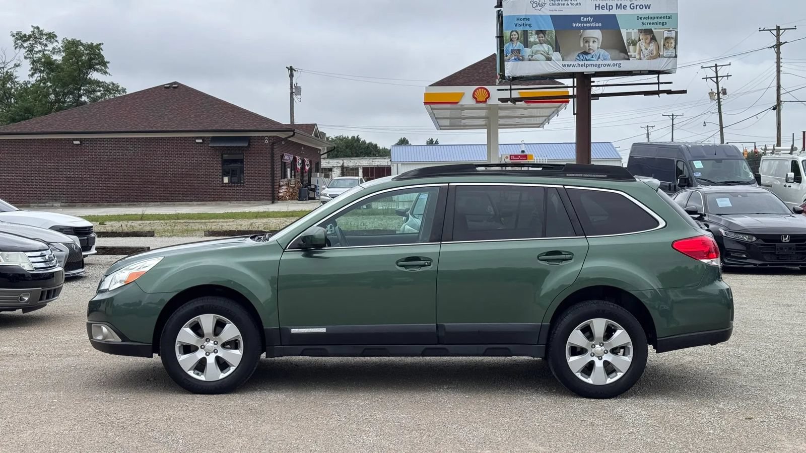 Used 2011 Subaru Outback 2.5i Premium w/ All-Weather Pkg AWD/4WD image 9
