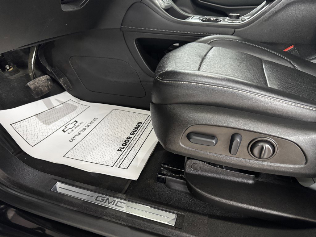 Used 2023 GMC Acadia SLT image 15