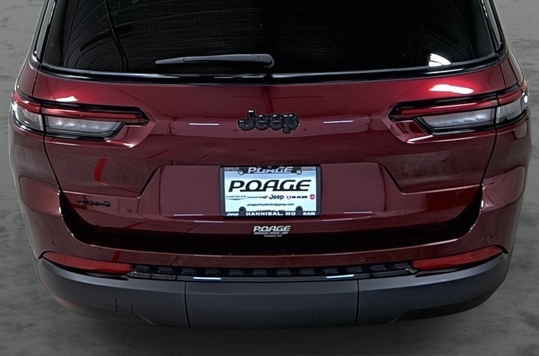 Used 2025 Jeep Grand Cherokee L Laredo AWD/4WD image 11