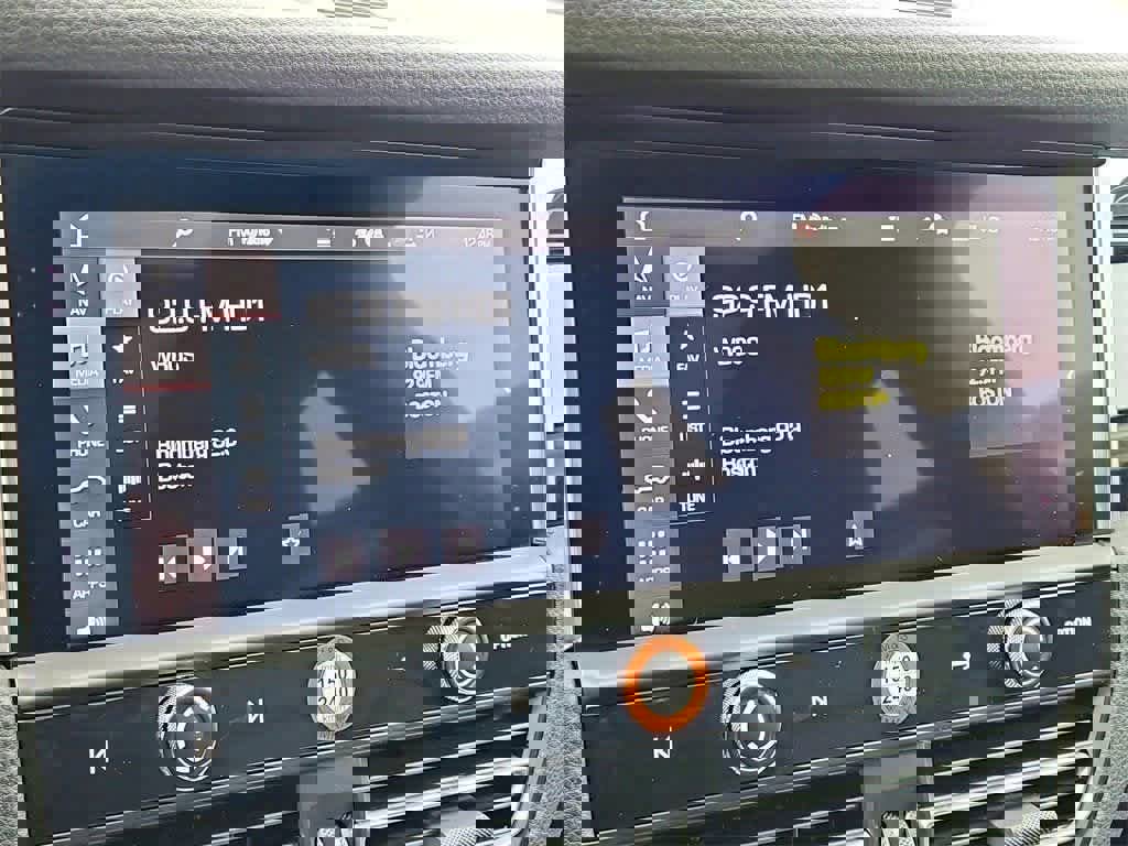 Certified 2025 Porsche Macan image 32