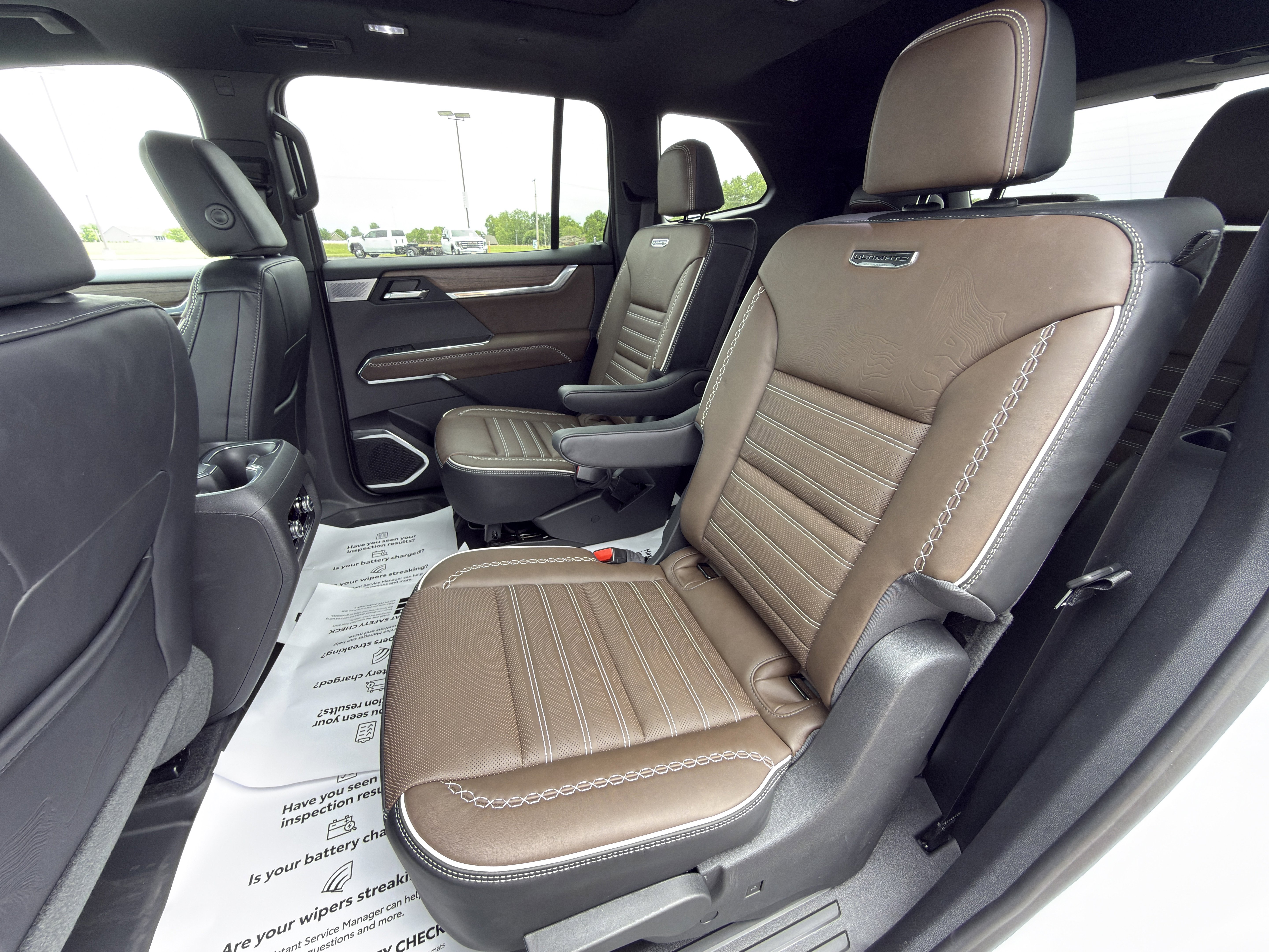New 2026 GMC Acadia Denali Ultimate w/ LPO, Floor Liner Package AWD/4WD image 12