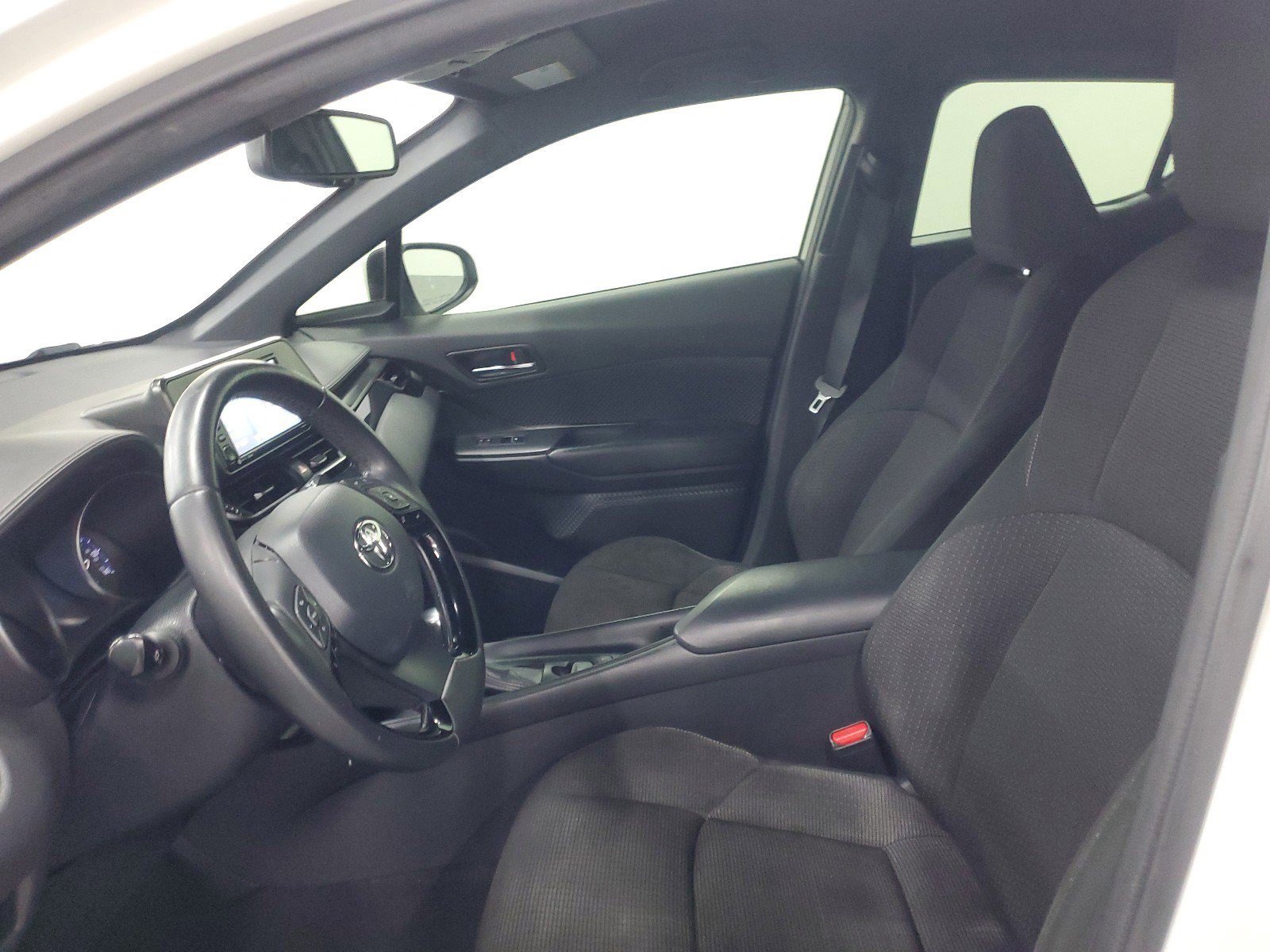 Used 2018 Toyota C-HR XLE image 16