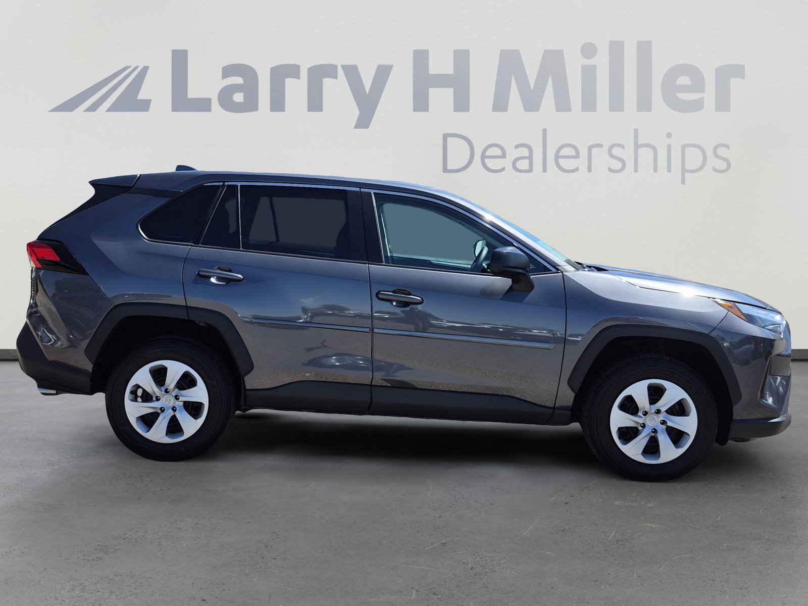 Certified 2024 Toyota RAV4 LE AWD/4WD image 6