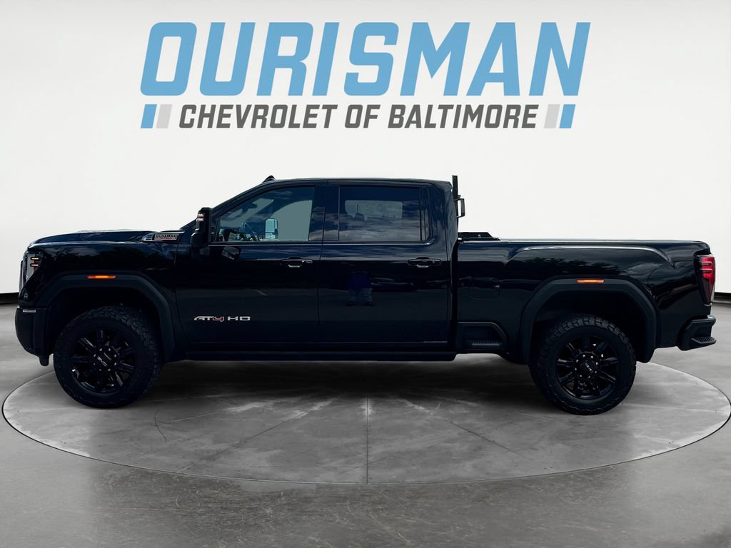 Used 2025 GMC Sierra 2500 AT4 w/ AT4 Premium Plus Package AWD/4WD image 3