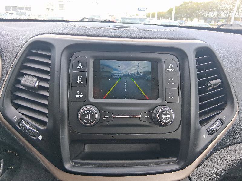 Used 2014 Jeep Cherokee Sport FWD image 26