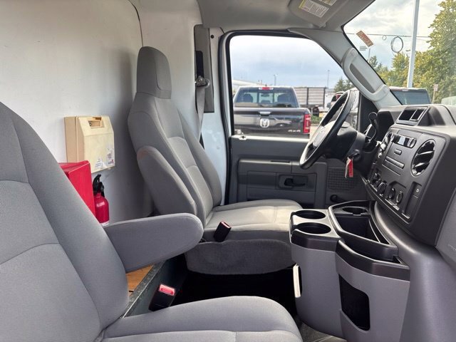 Used 2016 Ford E-350 and Econoline 350 Super Duty RWD image 14