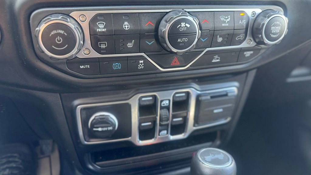 Used 2023 Jeep Wrangler Unlimited Sahara w/ Cold Weather Group image 13