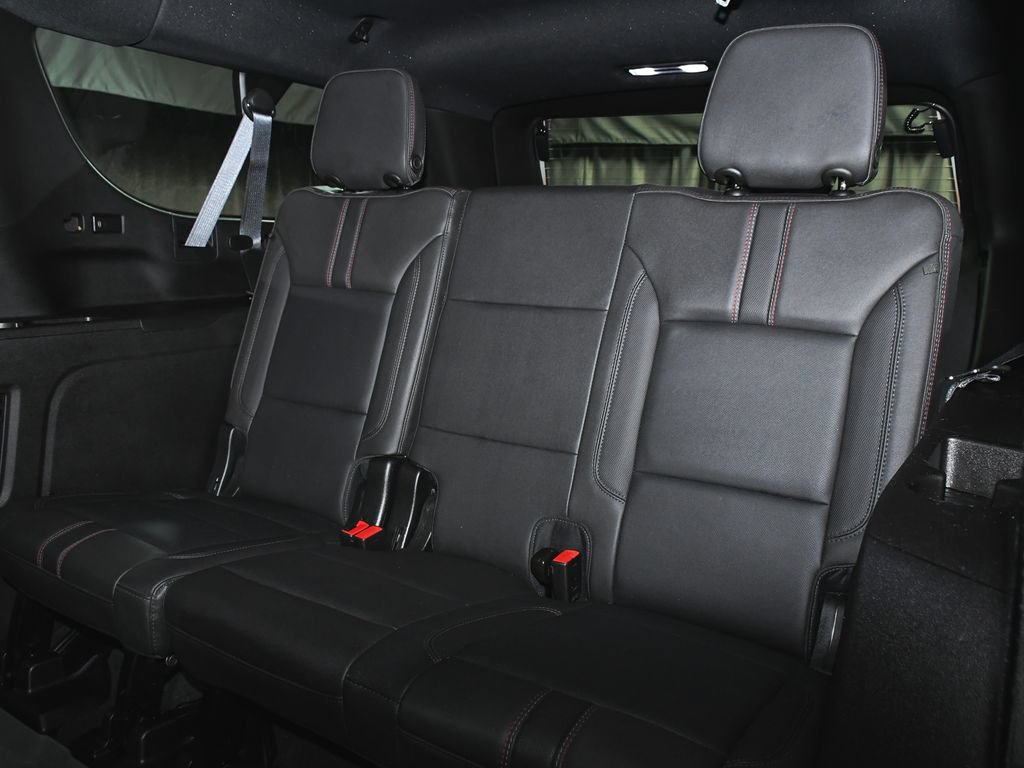 Used 2024 Chevrolet Suburban RST w/ Luxury Package AWD/4WD image 54