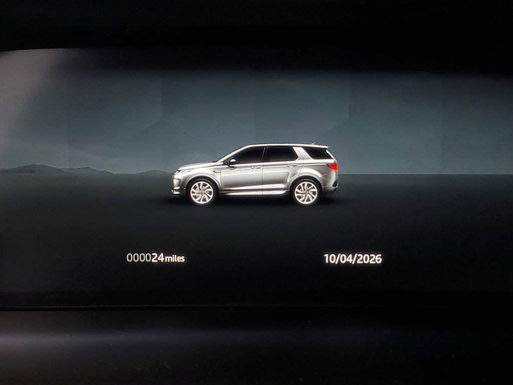 Used 2025 Land Rover Discovery Sport S image 17