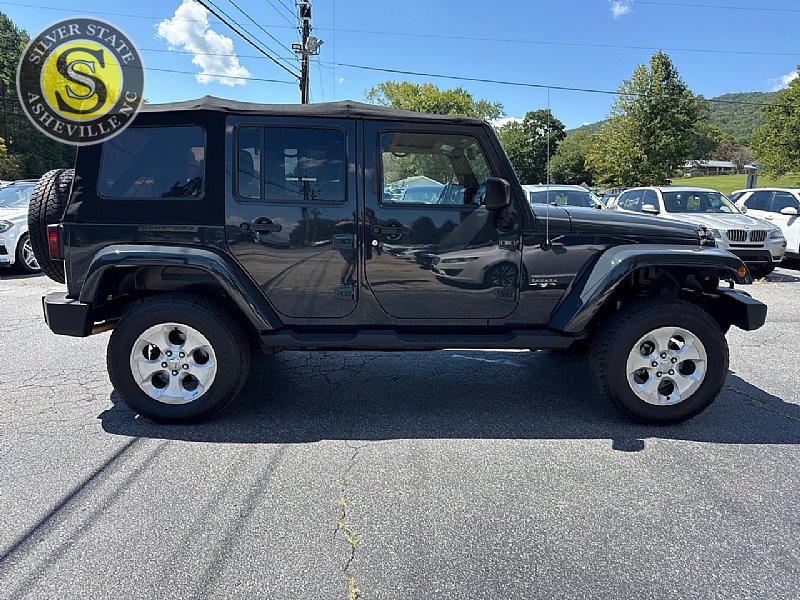 Used 2016 Jeep Wrangler Unlimited Sahara w/ Connectivity Group AWD/4WD image 7
