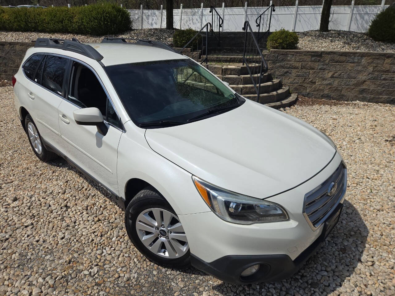 Used 2016 Subaru Outback 2.5i Premium AWD/4WD image 32
