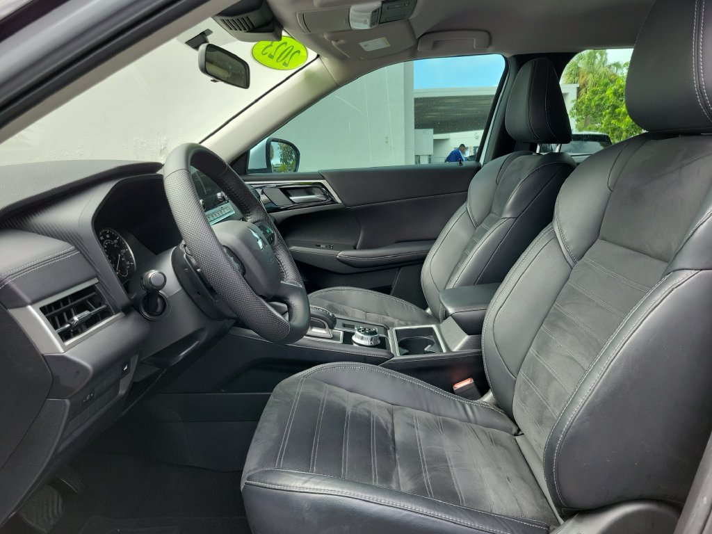 Used 2023 Mitsubishi Outlander SE FWD image 15