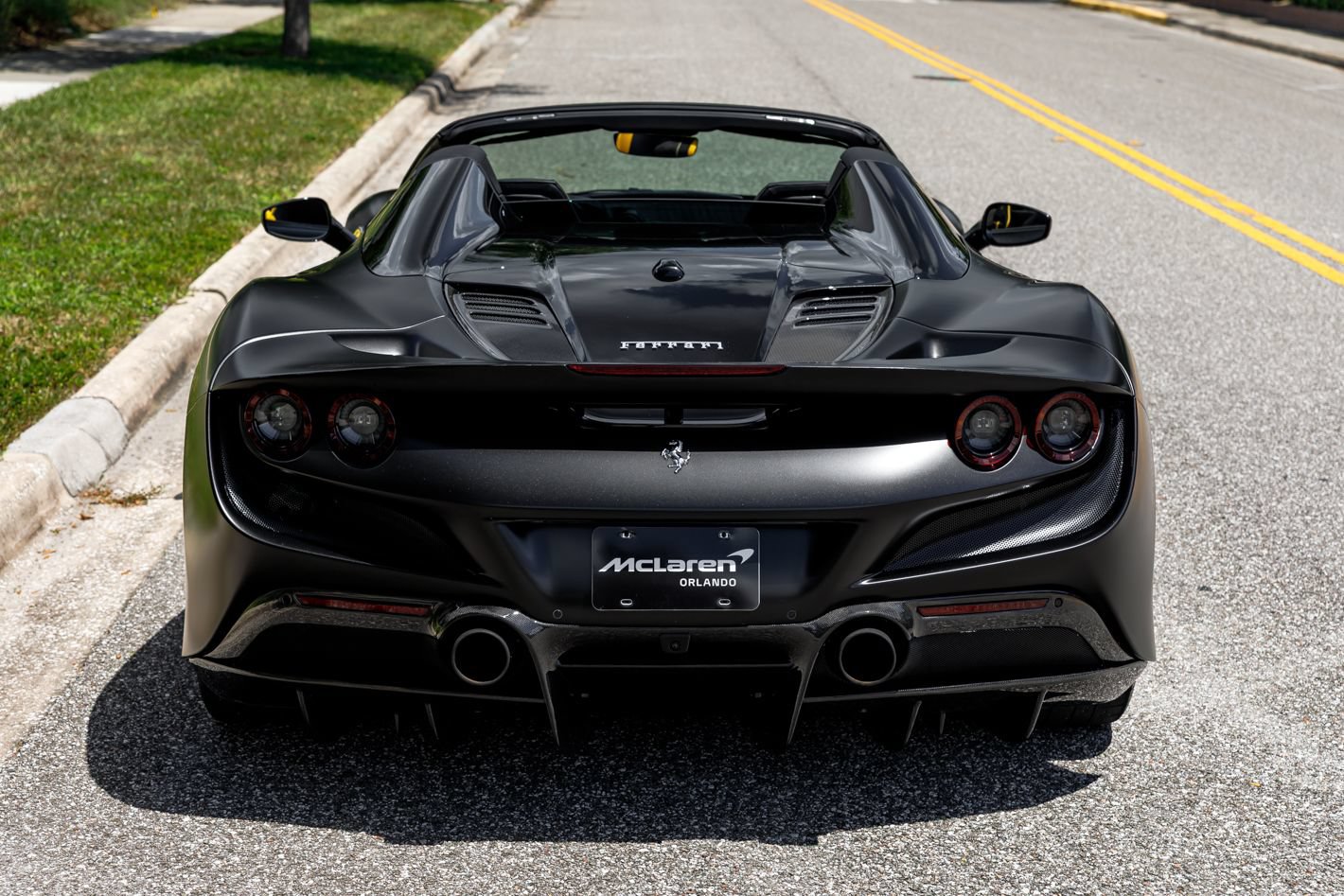 Used 2022 Ferrari F8 Tributo RWD image 13