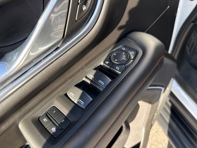 Used 2021 Chevrolet Suburban RST w/ Luxury Package image 11