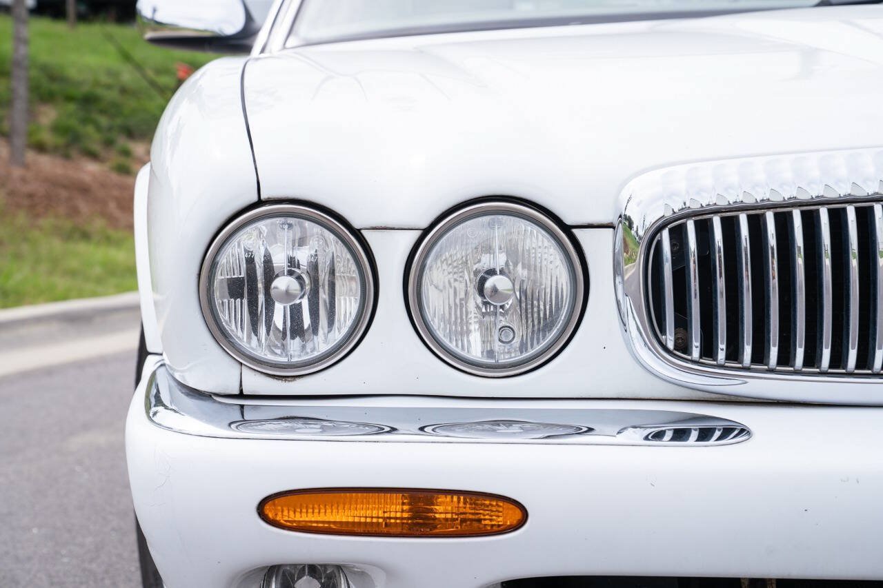 Used 1998 Jaguar XJ8 L RWD image 2