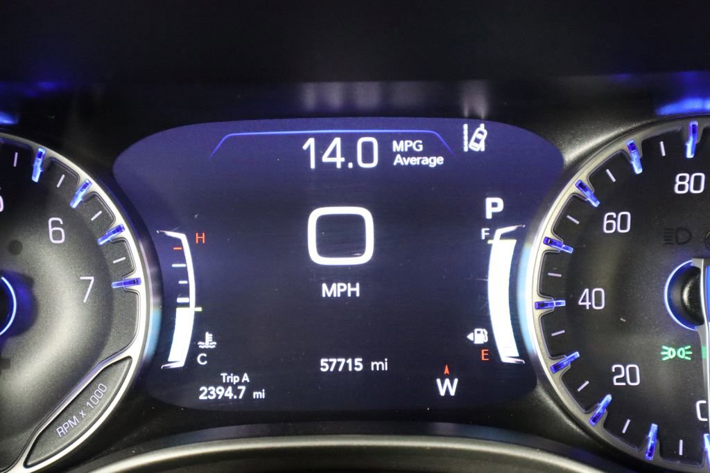 Used 2023 Chrysler Pacifica Touring-L image 37