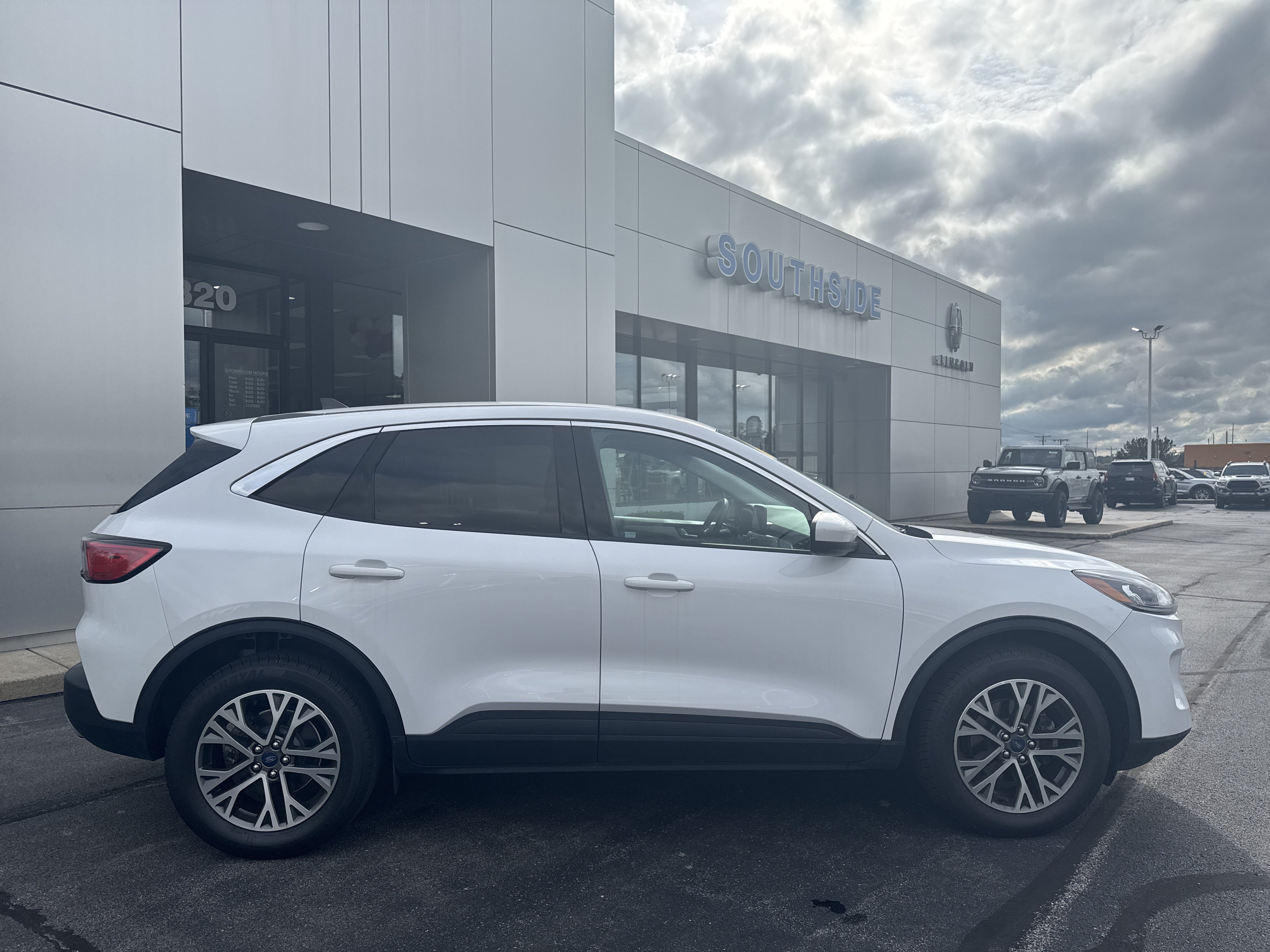 Used 2022 Ford Escape SEL AWD/4WD image 8