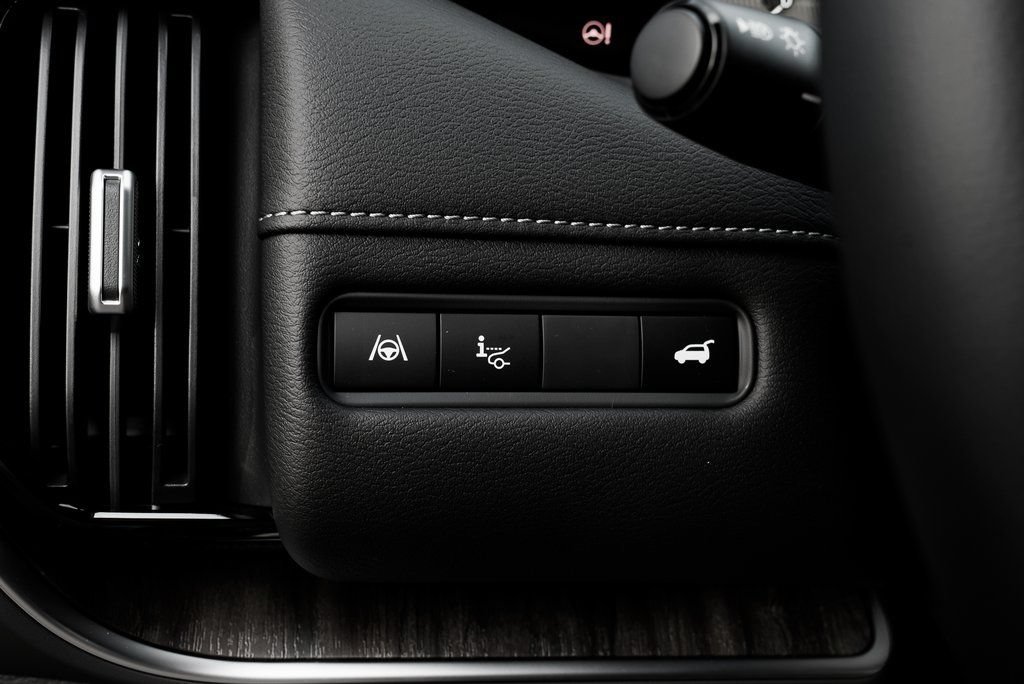 New 2026 Nissan Armada SL w/ Captain's Chari Seat Package AWD/4WD image 18
