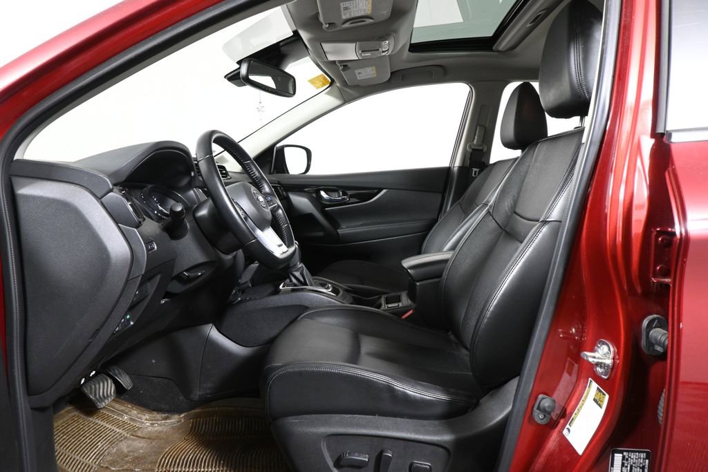 Used 2021 Nissan Rogue Sport SL w/ Premium Package AWD/4WD image 3