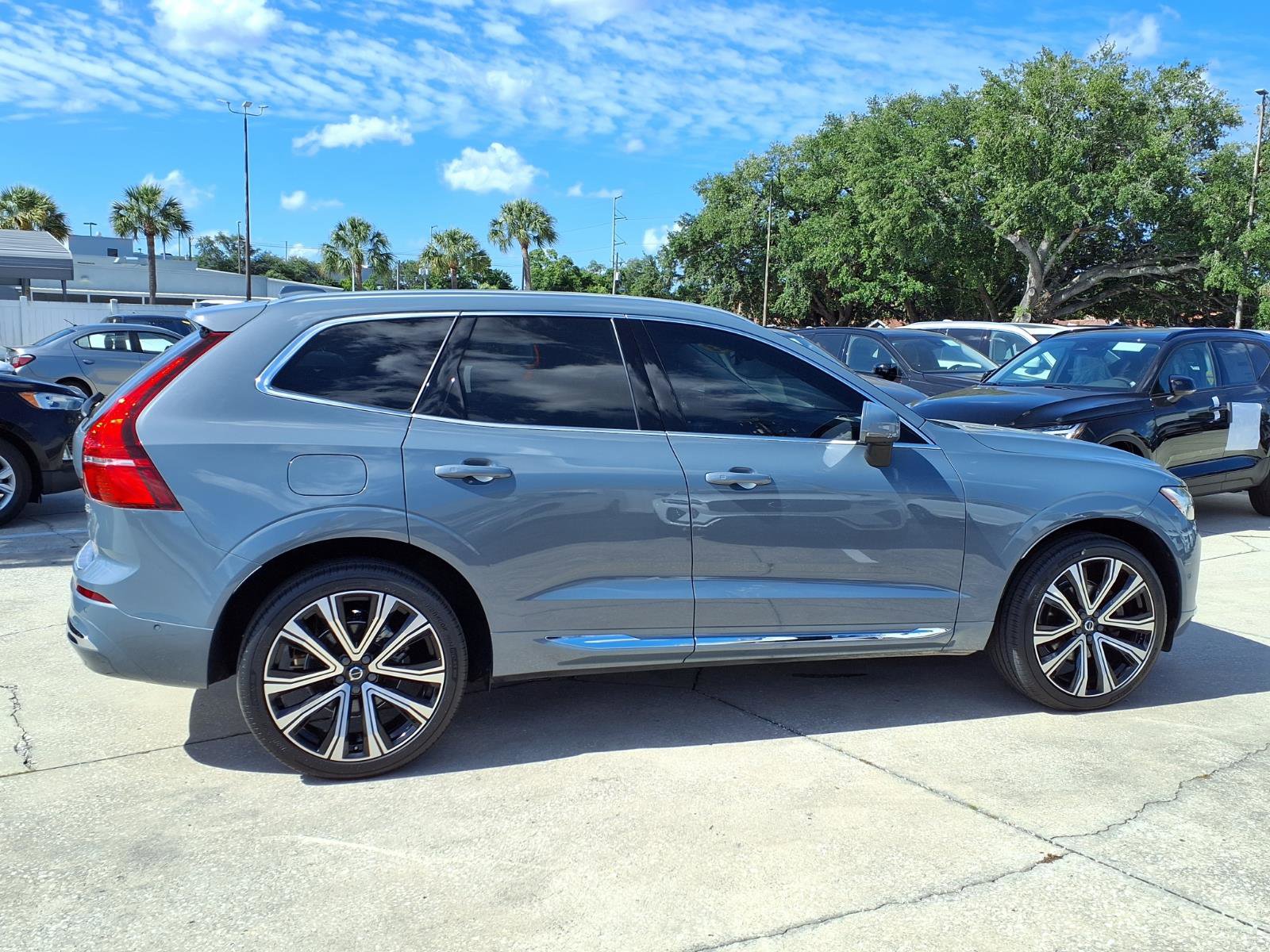 Certified 2023 Volvo XC60 B5 Ultimate w/ Climate Package FWD image 8
