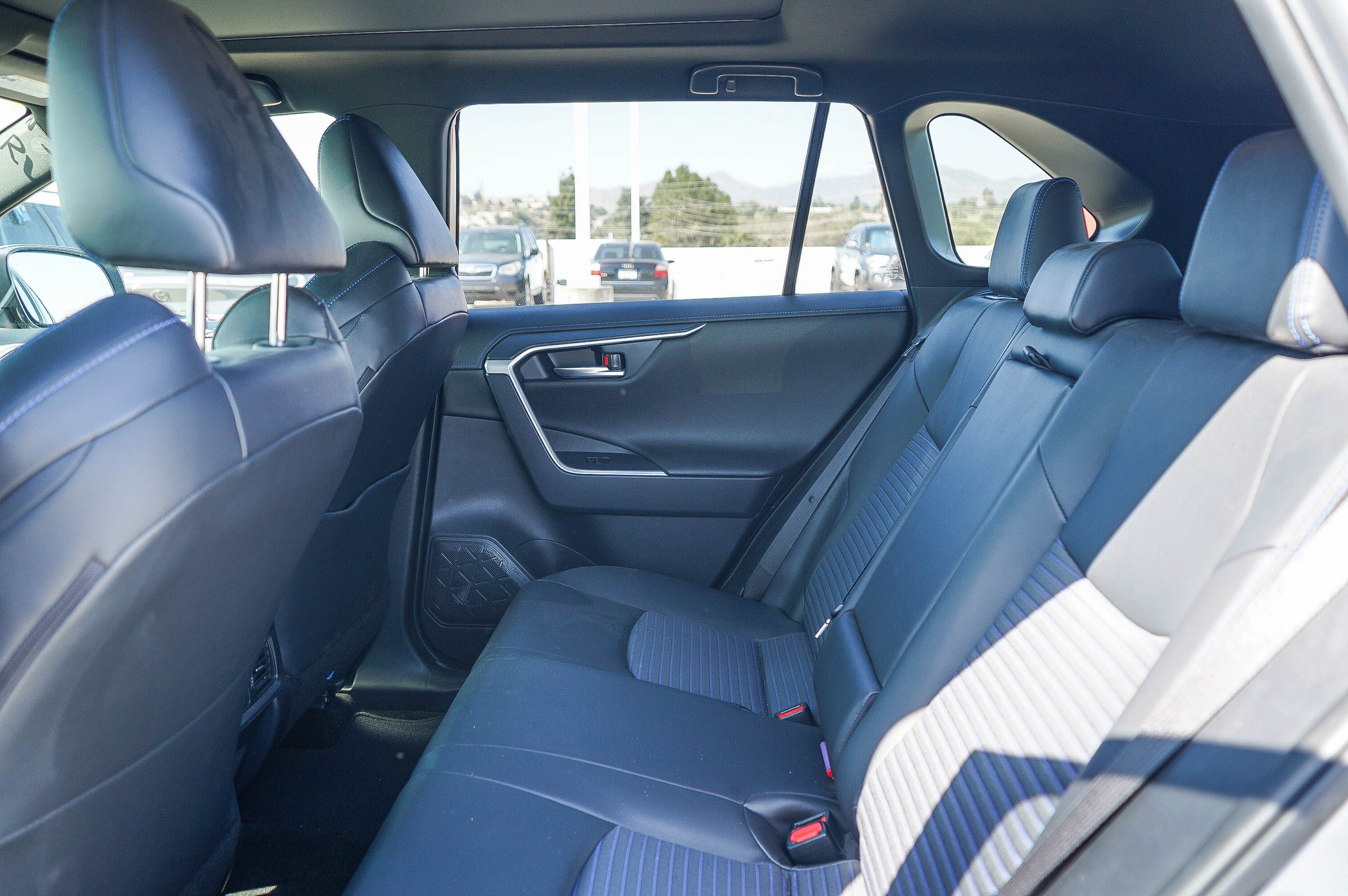 Used 2019 Toyota RAV4 XSE AWD/4WD image 19