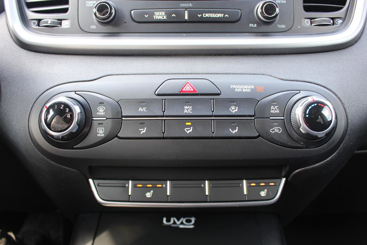 Used 2016 Kia Sorento LX w/ LX Convenience Package image 24