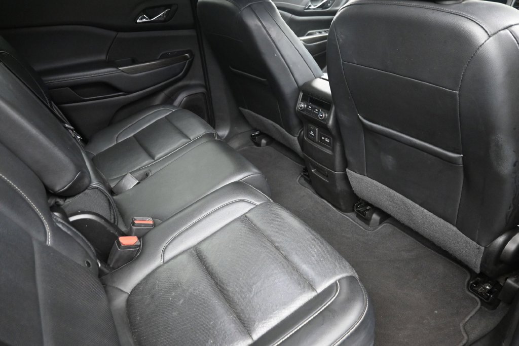 Used 2023 GMC Acadia SLT AWD/4WD image 10