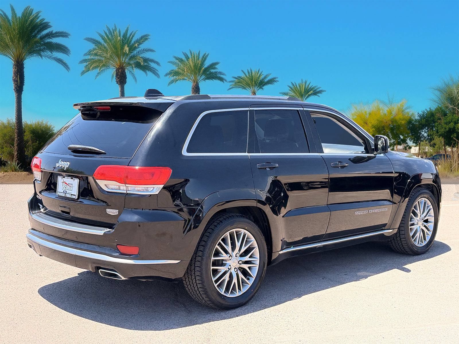 Used 2017 Jeep Grand Cherokee Summit w/ Platinum Series Group AWD/4WD image 5