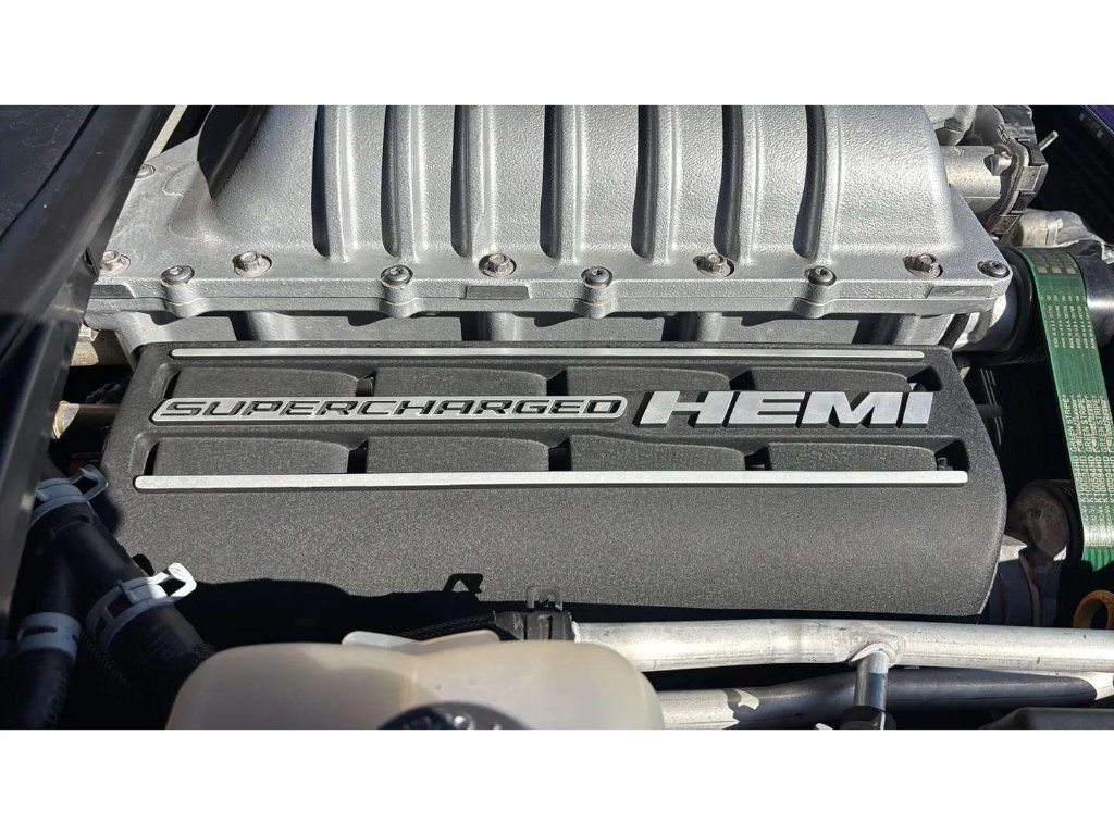 Used 2016 Dodge Challenger SRT Hellcat RWD image 14