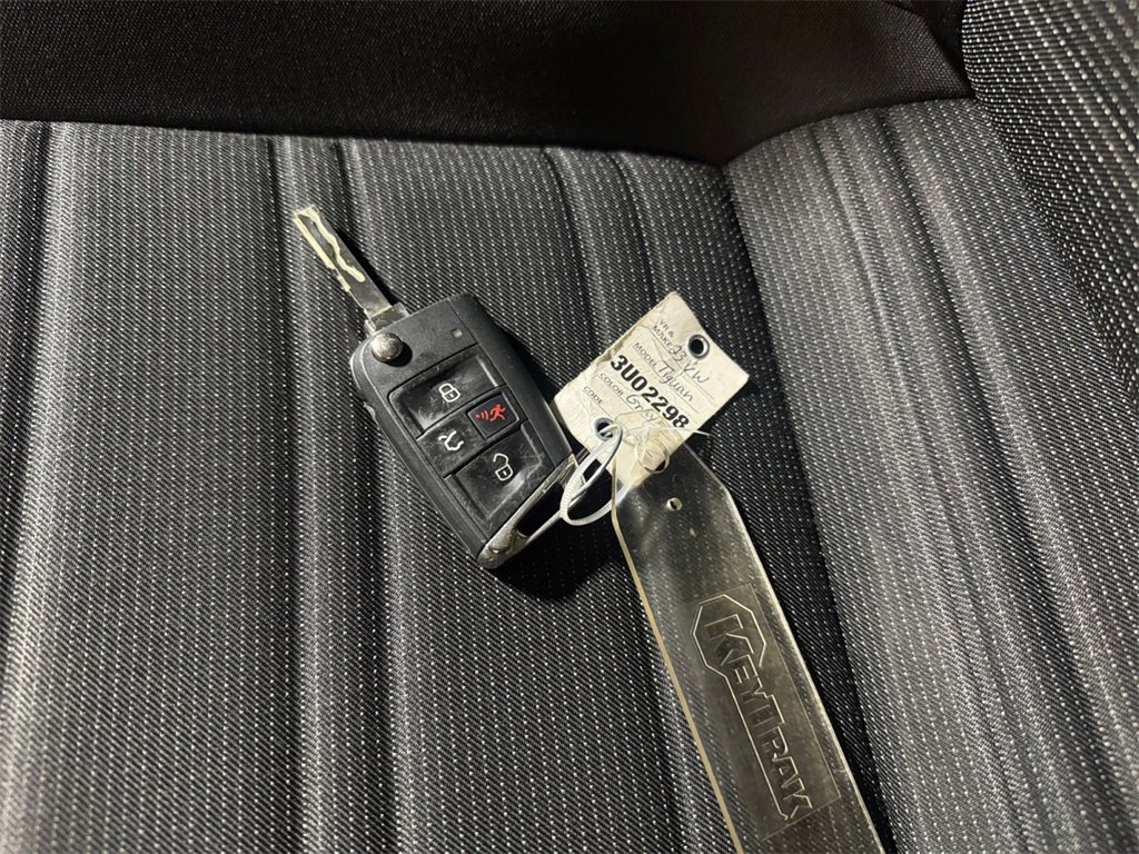 Used 2023 Volkswagen Tiguan S image 32