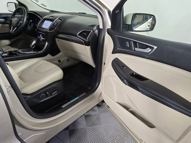 Used 2018 Ford Edge Titanium w/ Equipment Group 301A AWD/4WD image 12