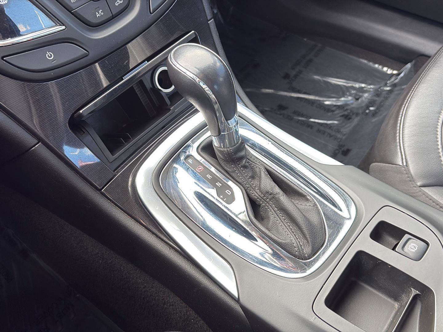 Used 2017 Buick Regal Sport Touring image 13