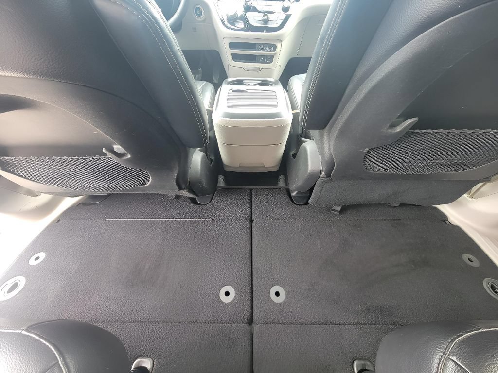Used 2022 Chrysler Pacifica Touring-L FWD image 28