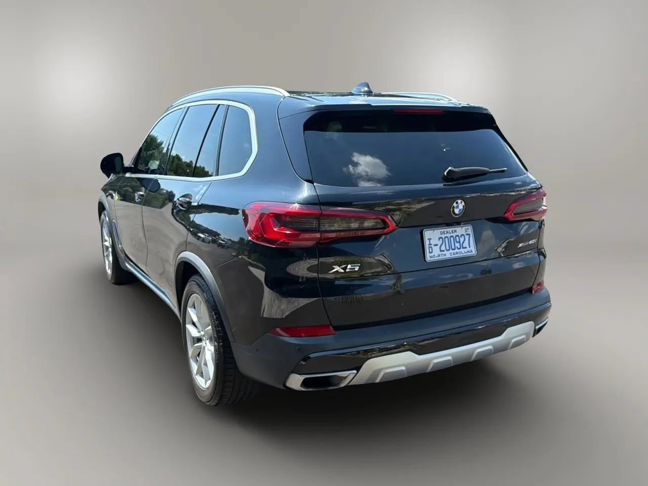 Used 2019 BMW X5 xDrive40i w/ Convenience Package AWD/4WD image 4