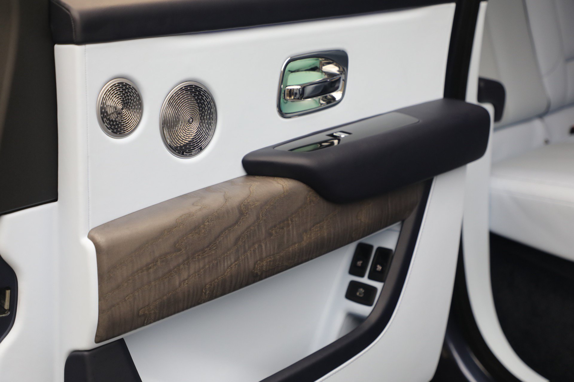 Certified 2025 Rolls-Royce Cullinan AWD/4WD image 28