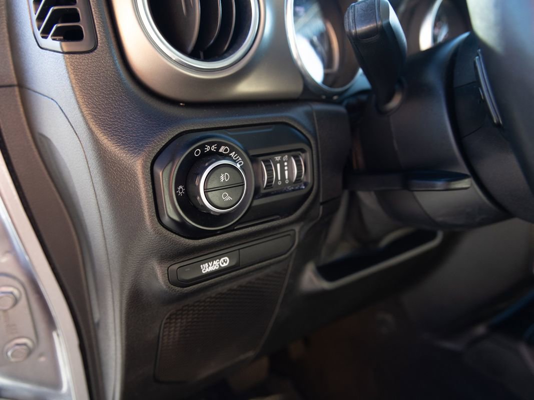 Used 2020 Jeep Gladiator Rubicon w/ Uconnect 4C Nav & Sound Group image 19