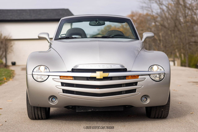 Used 2005 Chevrolet SSR w/ Preferred Equipment Group image 13