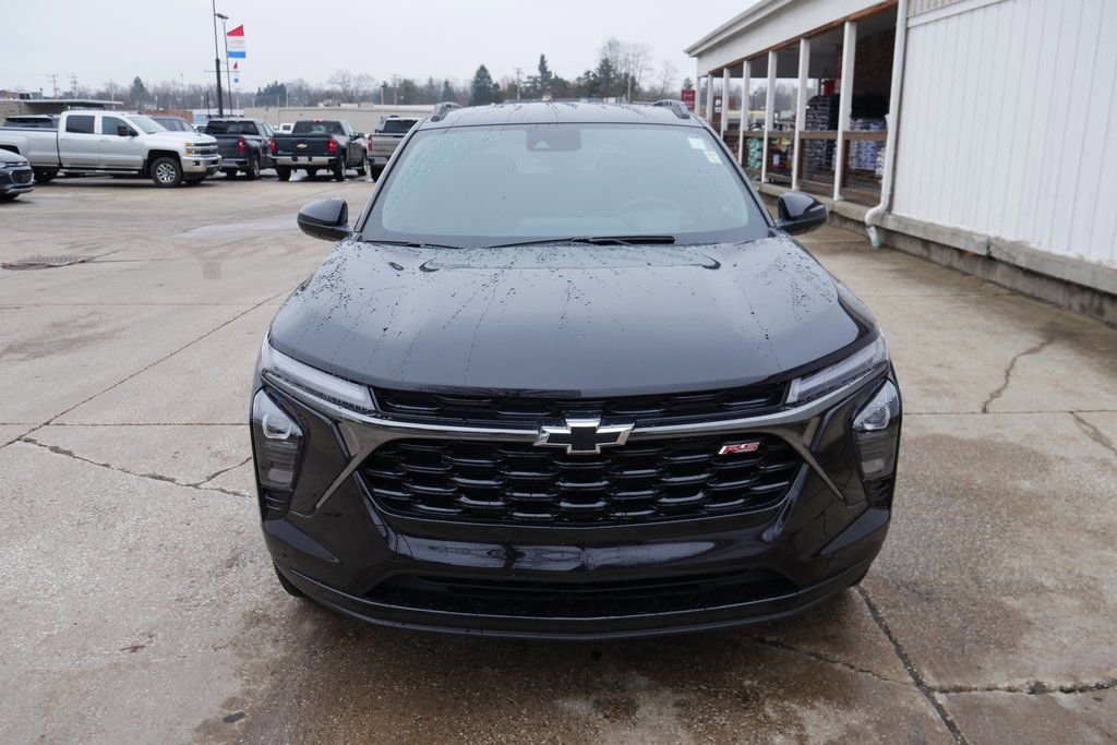 Used 2025 Chevrolet Trax RS image 3