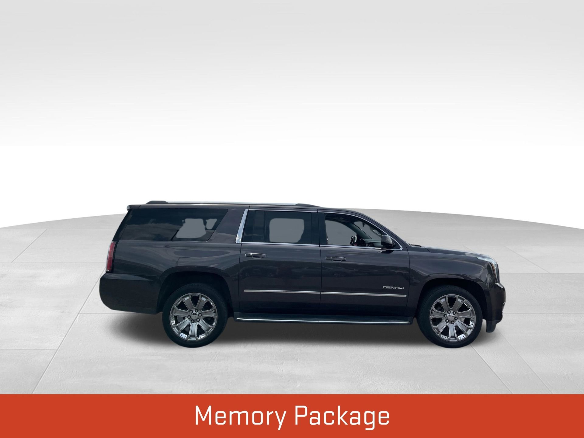Used 2018 GMC Yukon XL Denali w/ Open Road Package AWD/4WD image 4